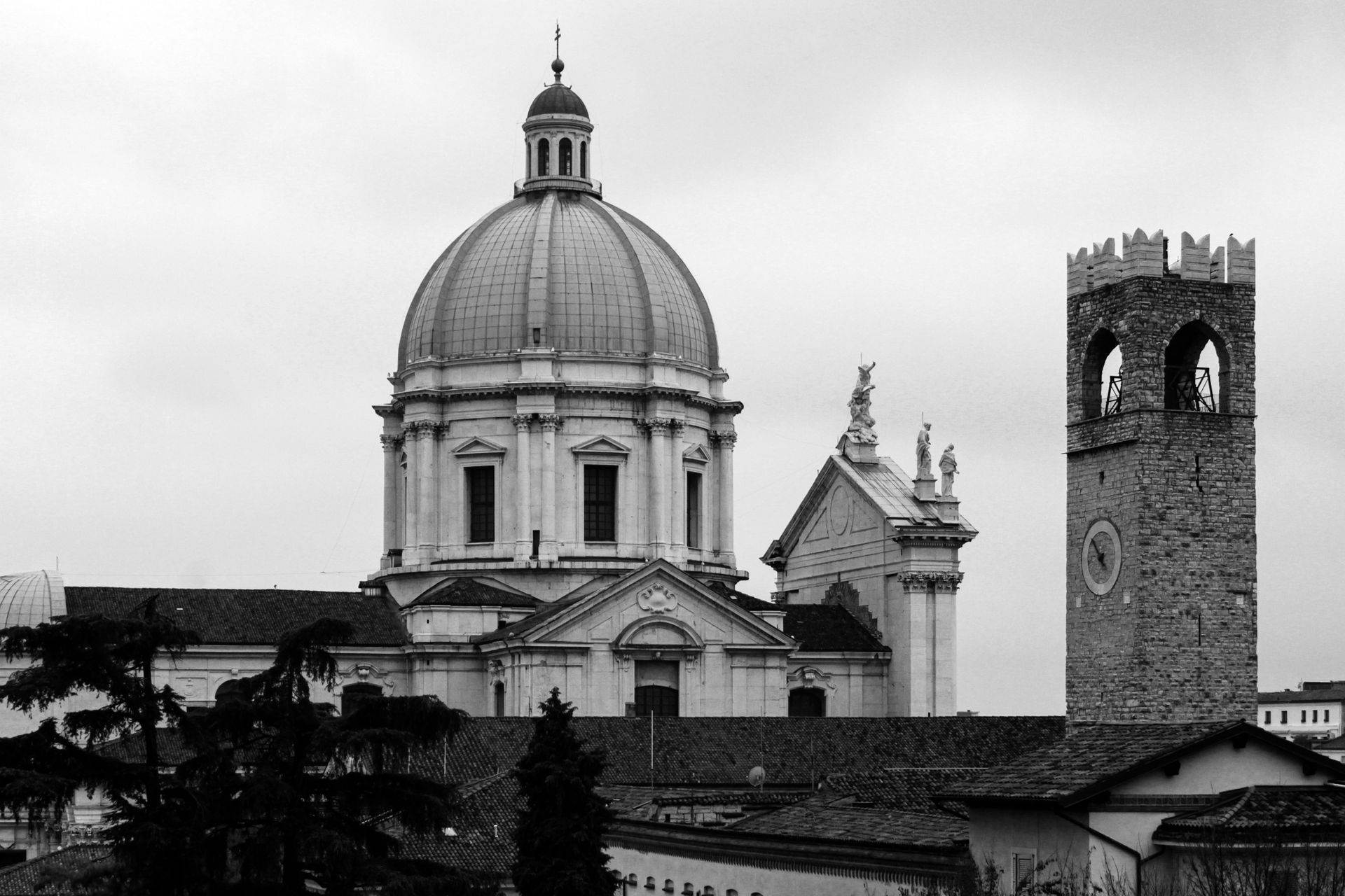 Panorama di Brescia con il Duomo e il centro storico